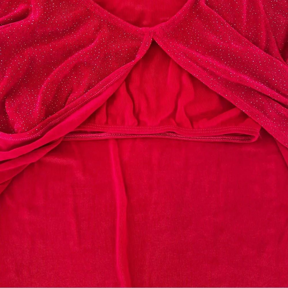 Leo’s Red Dance Costume – 2 Piece Set (Adult Medium/Adult Large)